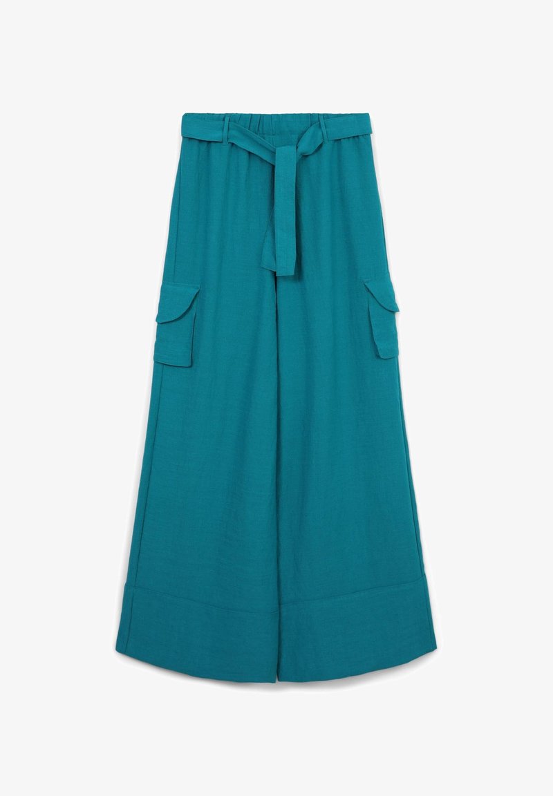 Türkise weite Hose aus strukturiertem Stoff, mit einem taillierten Bund, zwei seitlichen Taschen und einem lässigen Schnitt. Flacher Saum ohne Verzierungen.
