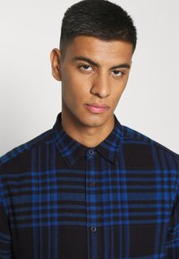 Only & Sons ONSNATE LIFE CHECK SHIRT - Camisa - dark navy