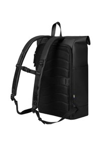 Sac à dos noir avec un extérieur rembourré, des bretelles ajustables, une finition lisse et un accent latéral en bleu et jaune. Design vertical, style minimaliste.
