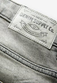 Next VINTAGE AUTHENTIC - Jeans fuselé - mid grey tint