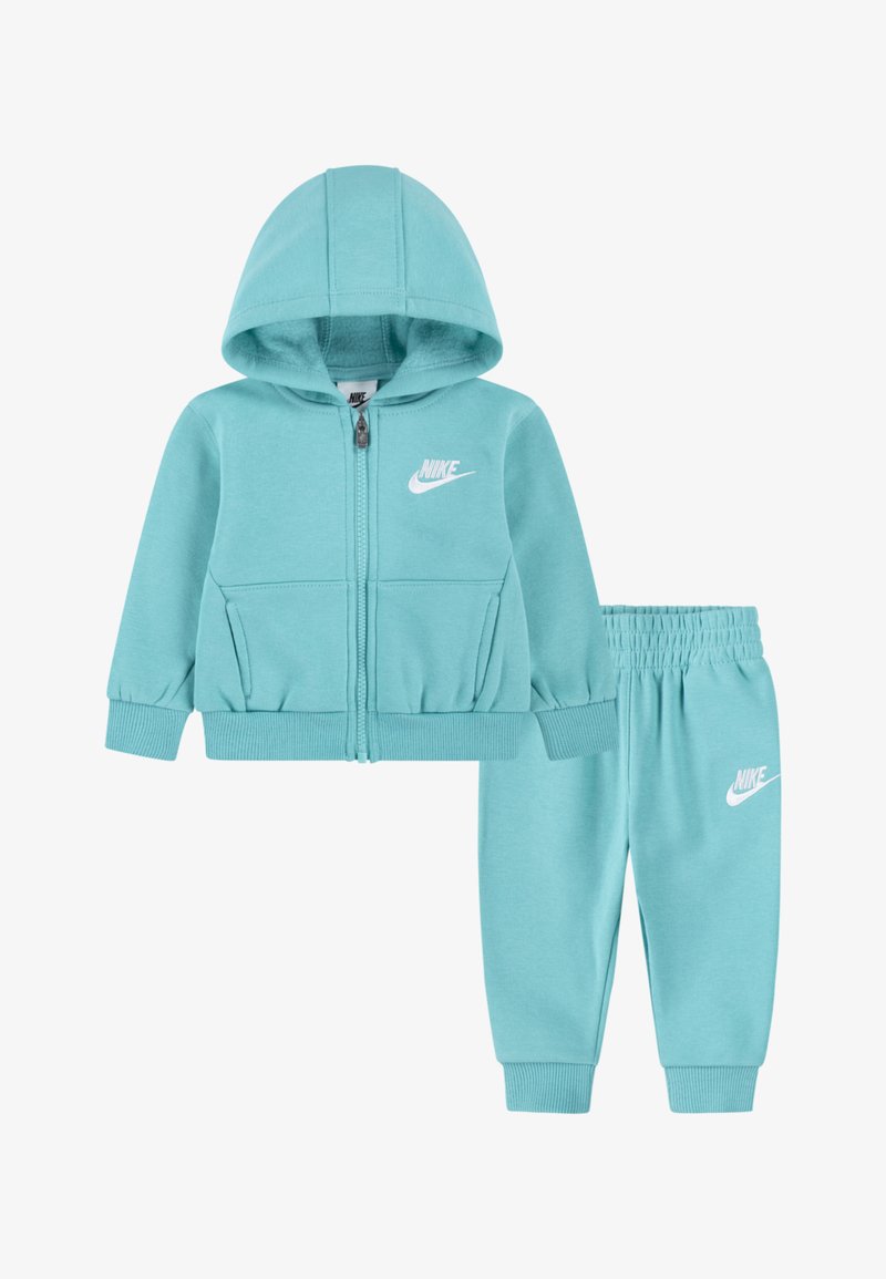 Nike Sportswear CLUB UNISEX SET - Treningsdress - green frost