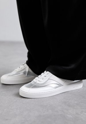 KAYCEE - Sneakers basse - silver-coloured