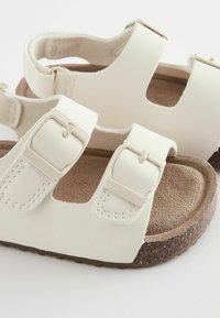 Next CUSHIONED DOUBLE BUCKLE TOUCH FASTENING STANDARD - Lära-gå-skor - cream