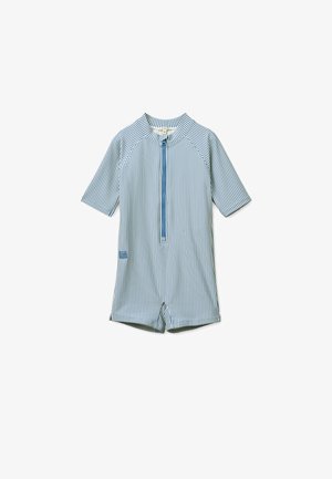 Modrý a bílý pruhovaný rash guard s krátkými rukávy a předním zipem, s visačkou na levé straně a přiléhavým střihem.