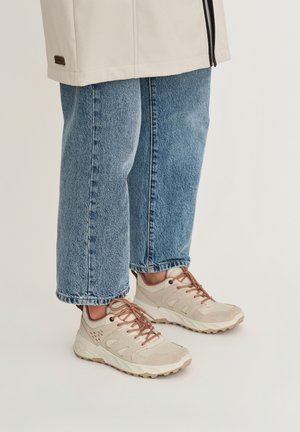 Travelin POSIO - Sneakers laag - sand