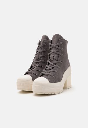 CHUCK 70 DE LUXE HEEL PLATFORM - Boots à talons - sharkskin/egret