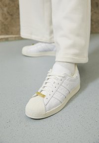 adidas Originals SUPERSTAR UNISEX - Matalavartiset tennarit - cloud white   cloud white   off white