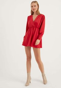 Herita V-neck Satin Dress - Freizeitkleid - red