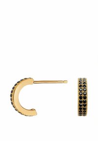 Złote kolczyki w kształcie obręczy z czarnymi akcentami, teksturowane detale wzdłuż krawędzi oraz smukły uchwyt zapewniający pewne zapięcie.