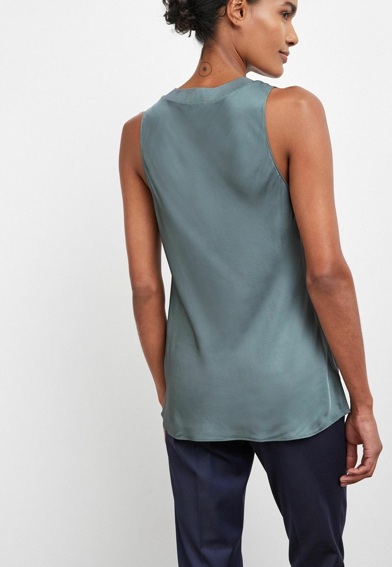Next RIB TRIM LONGLINE SATIN VEST Top green/groen Zalando.nl