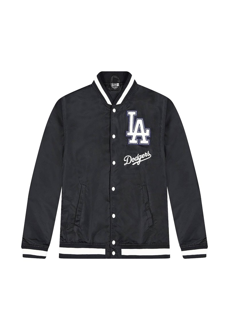 Zwarte varsityjack met witte accenten, voorzien van een geborduurd "LA"-logo en "Dodgers". Zachte, gladde textuur, drukknoopsluiting, zijzakken.