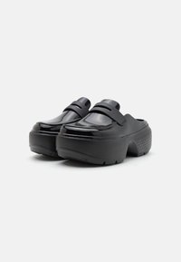 Crocs STOMP HIGH SHINE LOAFER UNISEX - Ciabattine con tacco - black