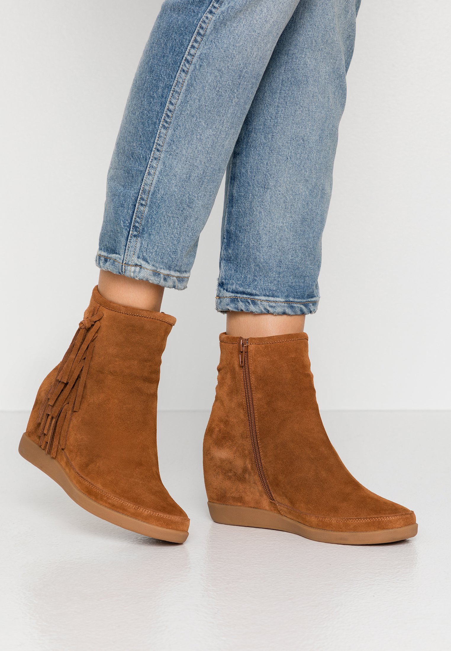 EMMY FRINGES Korte laarzen tan EMMY FRINGES Korte laarzen tan