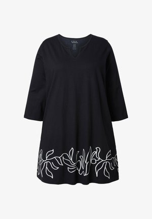 Černá bavlněná tunika s výstřihem do V a tříčtvrtečními rukávy, s bílým květinovým vyšíváním na lemu.