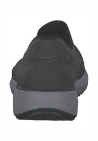 Zapato negro sin cordones, textura suave, diseño redondeado, suela gris con ligera curva. Detalle de costura mínima a lo largo de los bordes.