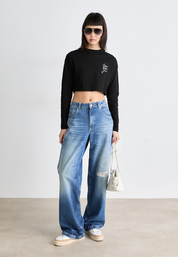 SCRIPT INSTITUTIONAL TEE - Long sleeved top3