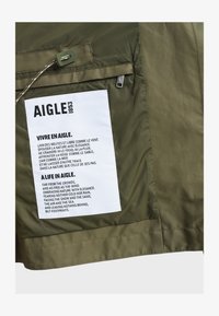 Geselecteerd, olive green