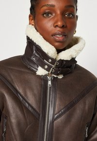 ONLY ONLBETTY BONDED AVIATOR - Giacca invernale - mole/humus