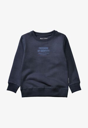 Sudadera de color navy hecha de una mezcla de algodón, con cuello redondo, puños y dobladillo acanalados. Texto impreso en el frente: "LIBERTAD DE IDENTIDAD." Diseño simple.