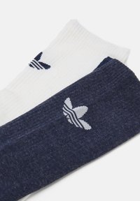 adidas Originals TREFOIL PREMIUM CREW 2.0 PAIRS - Ponožky - off white/night indigo
