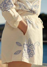 Next EMBROIDERED COORD PULL ON .  - REGULAR FIT - Shortsit - cream blue