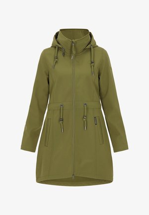 Veste softshell vert olive, dotée d'un col montant, d'une capuche réglable, d'une taille avec cordon de serrage et de deux poches latérales avec fermetures éclair.