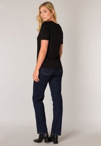 BASE LEVEL YANIC - T-shirt basic - black