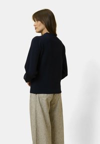 Just Cashmere LAVALIERE - Trui - bleu marine