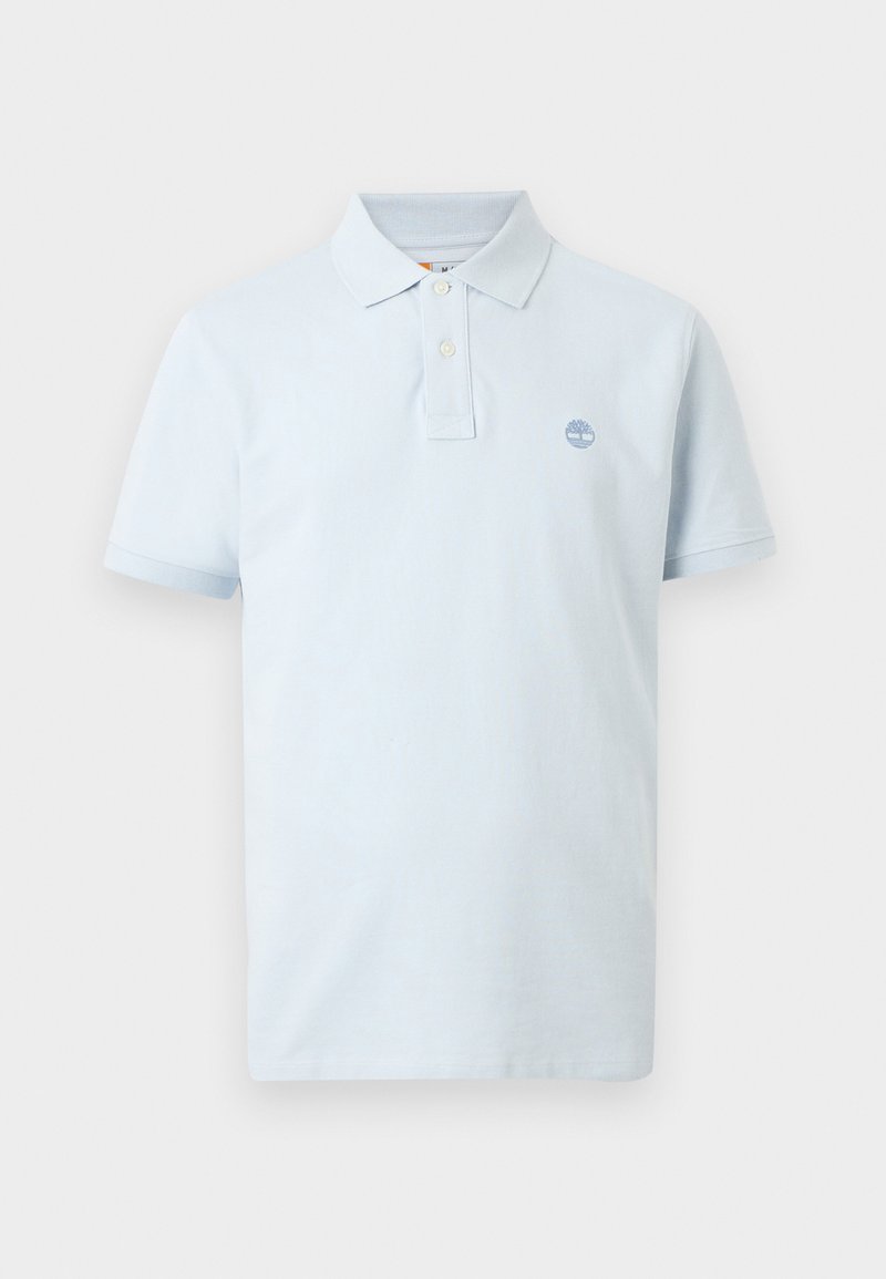 Helehall sinine lühikeste varrukatega polo-särk, millel on kaks valget nööpi ja väike tikitud logo vasakul rinnal.