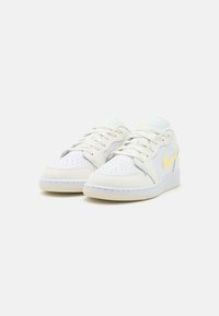 Jordan AIR JORDAN 1 UNISEX - Tossud - sail/light laser orange/white/laser fuchsia