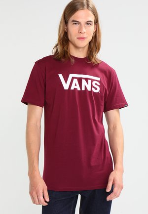 Camiseta de manga corta color granate hecha de algodón con un logo blanco de "VANS" impreso en la parte frontal y un diseño de cuello redondo estándar.