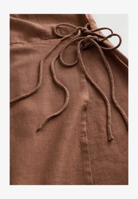 Non sélectionné, chocolate brown