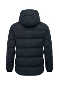 Marinblå pufferjacka med huva, quiltat mönster, elastiska manschetter och påtaglig sömdetaljering. Slät textur med horisontell paneldesign.