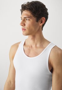 Tommy Hilfiger PREMIUM ESSENTIALS TANK 3 PACK - Tílko - white