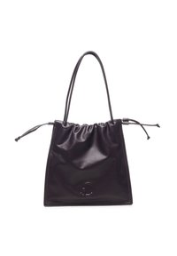 Borsa tote in pelle nera con coulisse, finitura liscia, base quadrata e logo impresso sulla parte anteriore. Presenta due manici lunghi e sottili.
