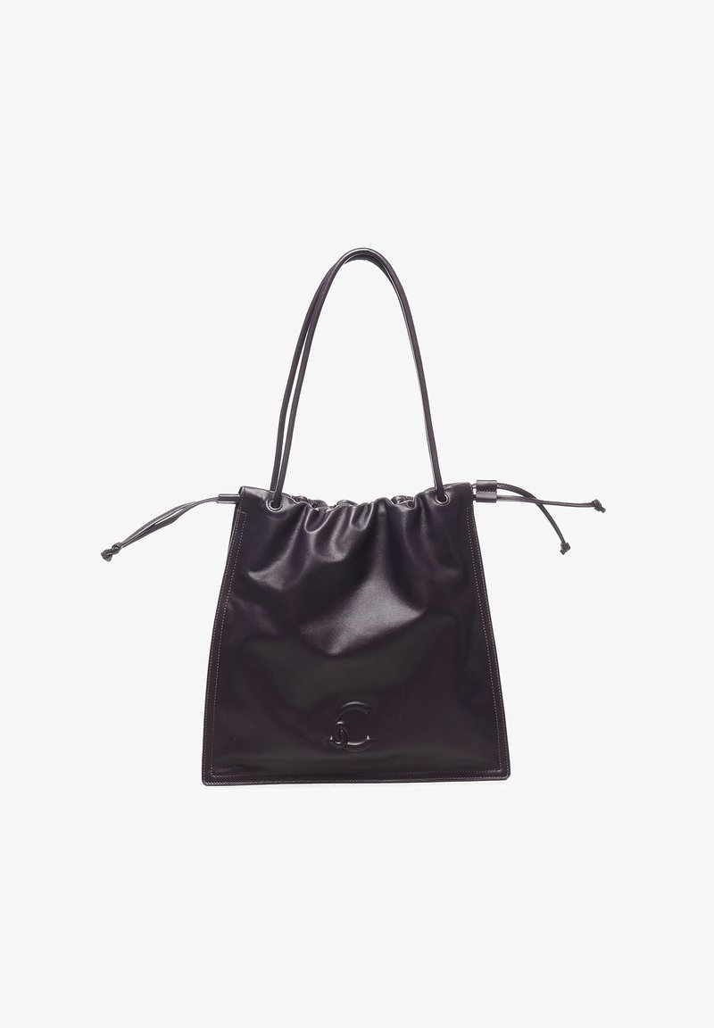 Borsa tote in pelle nera con coulisse, finitura liscia, base quadrata e logo impresso sulla parte anteriore. Presenta due manici lunghi e sottili.