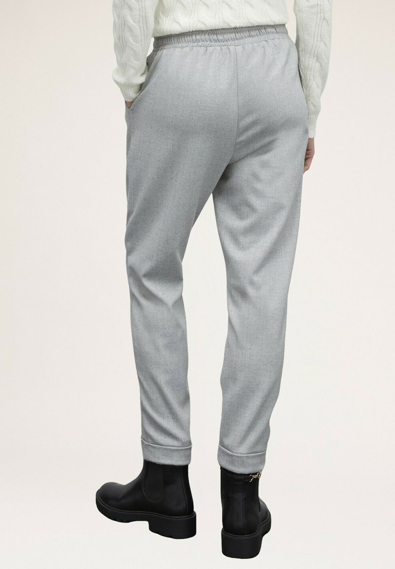 Motivi JOGGING CON PIEGA STIRATA Tracksuit bottoms grigio/grey