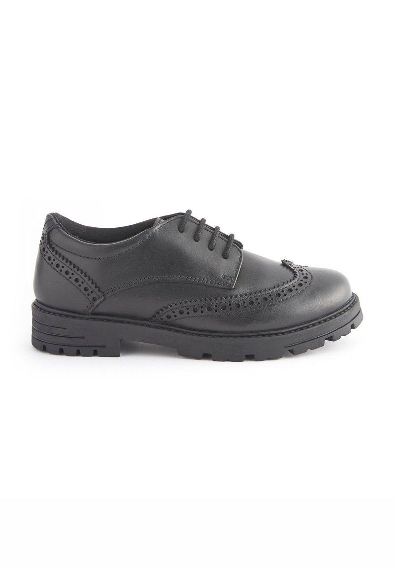 Pantofi din piele neagră cu un model brogue, design cu șireturi, vârf rotunjit și talpă rezistentă. Textură netedă cu detalii perforate.