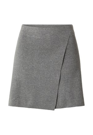 Grauer Strick-Wickelrock mit einer glatten, weichen Textur, der einen breiten Bund und einen asymmetrischen Saum für ein modernes Design aufweist.