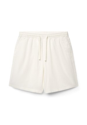 Weiße Shorts mit elastischem Bund und Tunnelzug, Seitentaschen und geradem Saum, flach auf weißem Hintergrund ausgelegt.