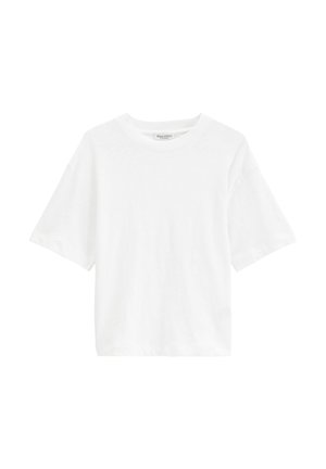 Witte T-shirt met korte mouwen en ronde hals, plat weergegeven met een ontspannen pasvorm en een klein zichtbare halslabel.