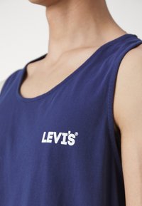 Levi's® RELAXED GRAPHIC TANK - Top - dark blue