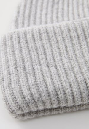 Rankning 13: DRYKORN - NEREA UNISEX - Mössa