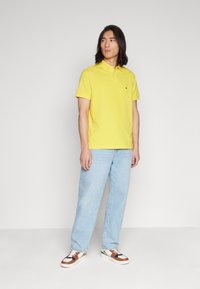 Tommy Hilfiger REGULAR - Poloshirt - eureka yellow