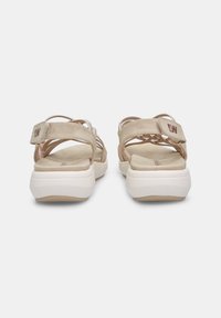 Bata Korkeakorkoiset sandaalit - beige
