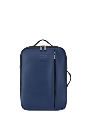 Zaino rettangolare blu navy con maniglia superiore, tasca frontale verticale con zip, scomparto principale con doppia zip e logo a rilievo sulla pannello frontale.