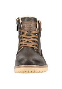 Stivaletto in pelle marrone scuro con colletto imbottito, lacci beige e patch in pelle con logo. Suola in gomma con grip testurizzato.