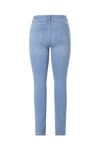 Lichtblauwe skinny jeans van denim, met een hoge tailleband, twee achterzakken en een slim fit. De stof heeft een gladde textuur.