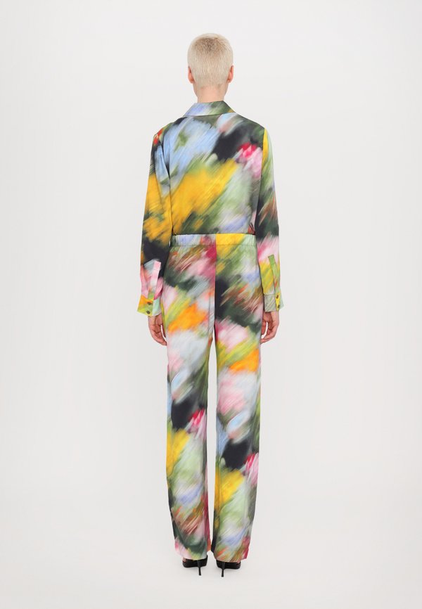 LONG PANTS - Trousers4