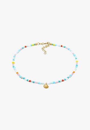 Collier ras-de-cou en perles avec de petites perles colorées et un petit charm coquillage doré au centre, avec fermoir et chaîne d'extension en or.